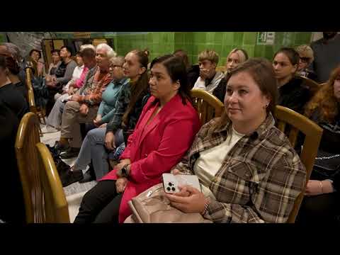 У Полтаві презентували книгу Алли Черногуз «Плекаю квітку ірису»